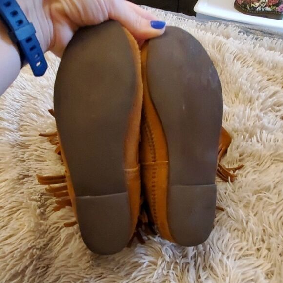 Fun brown 3 layer fringe Minnetonka boots - Picture 4 of 6